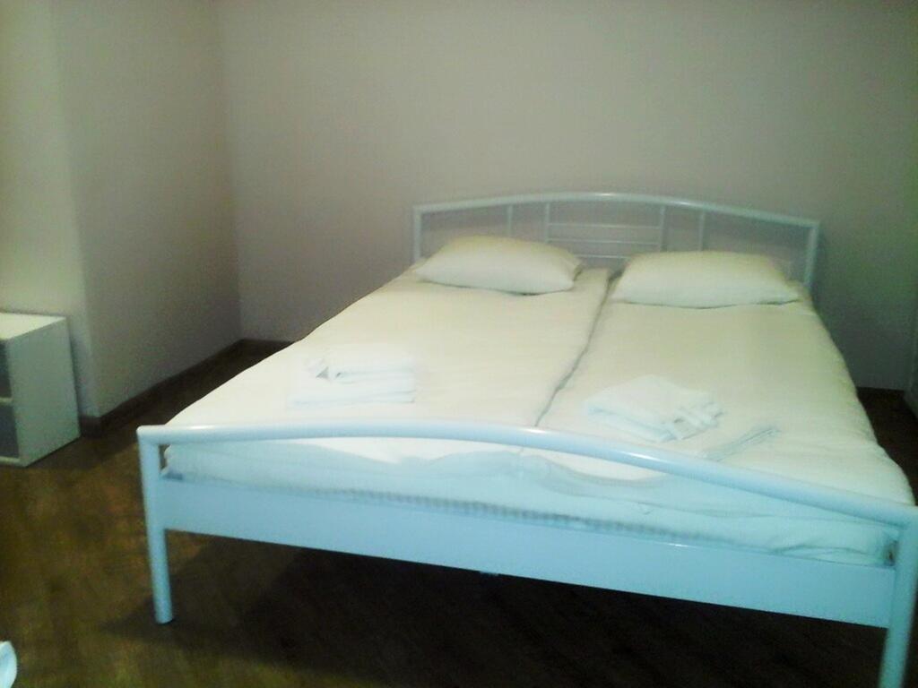 Holiday Hotel & Hostel Єреван Екстер'єр фото