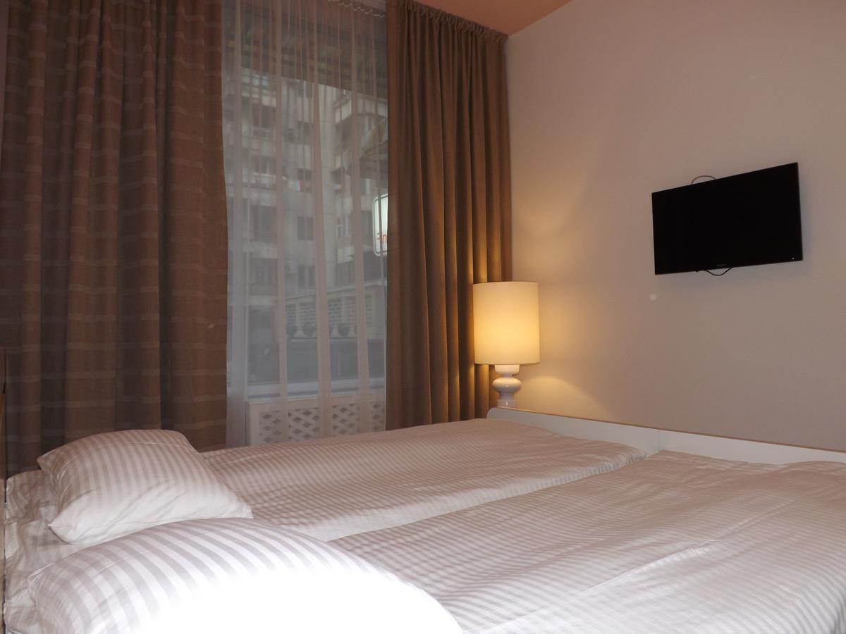 Holiday Hotel & Hostel Єреван Екстер'єр фото