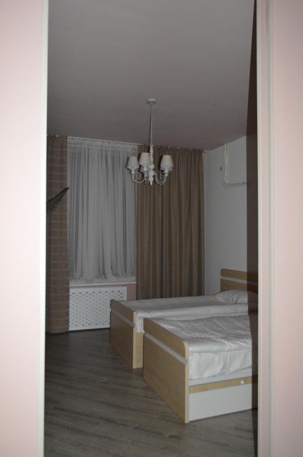 Holiday Hotel & Hostel Єреван Екстер'єр фото