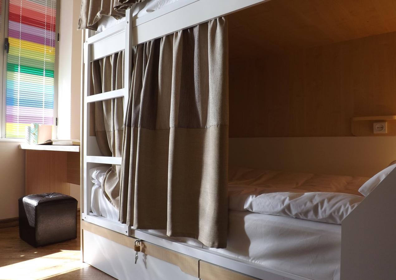 Holiday Hotel & Hostel Єреван Екстер'єр фото