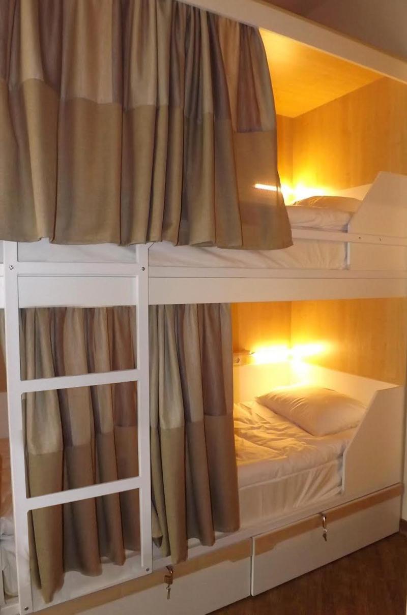 Holiday Hotel & Hostel Єреван Екстер'єр фото