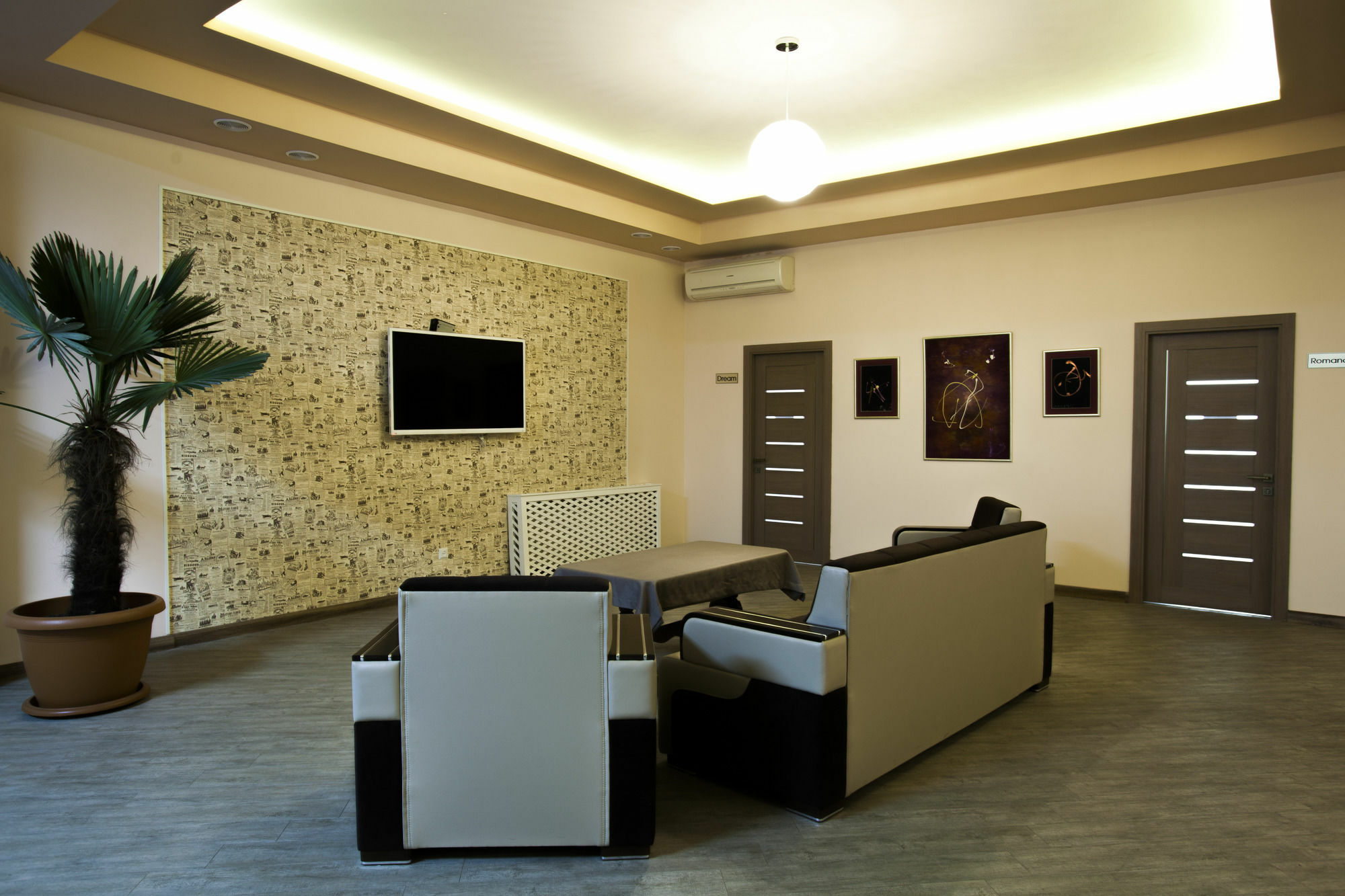 Holiday Hotel & Hostel Єреван Екстер'єр фото