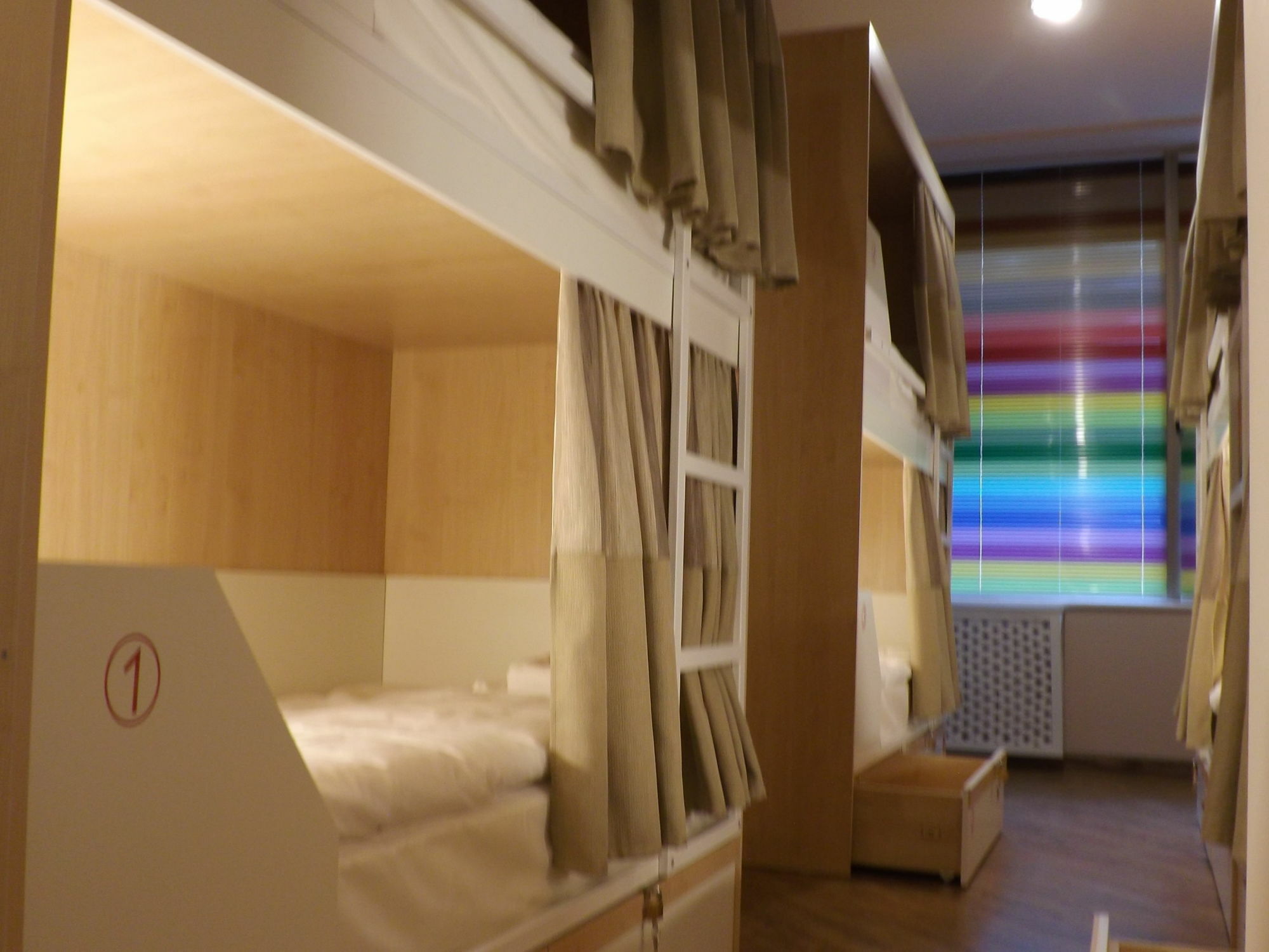 Holiday Hotel & Hostel Єреван Екстер'єр фото