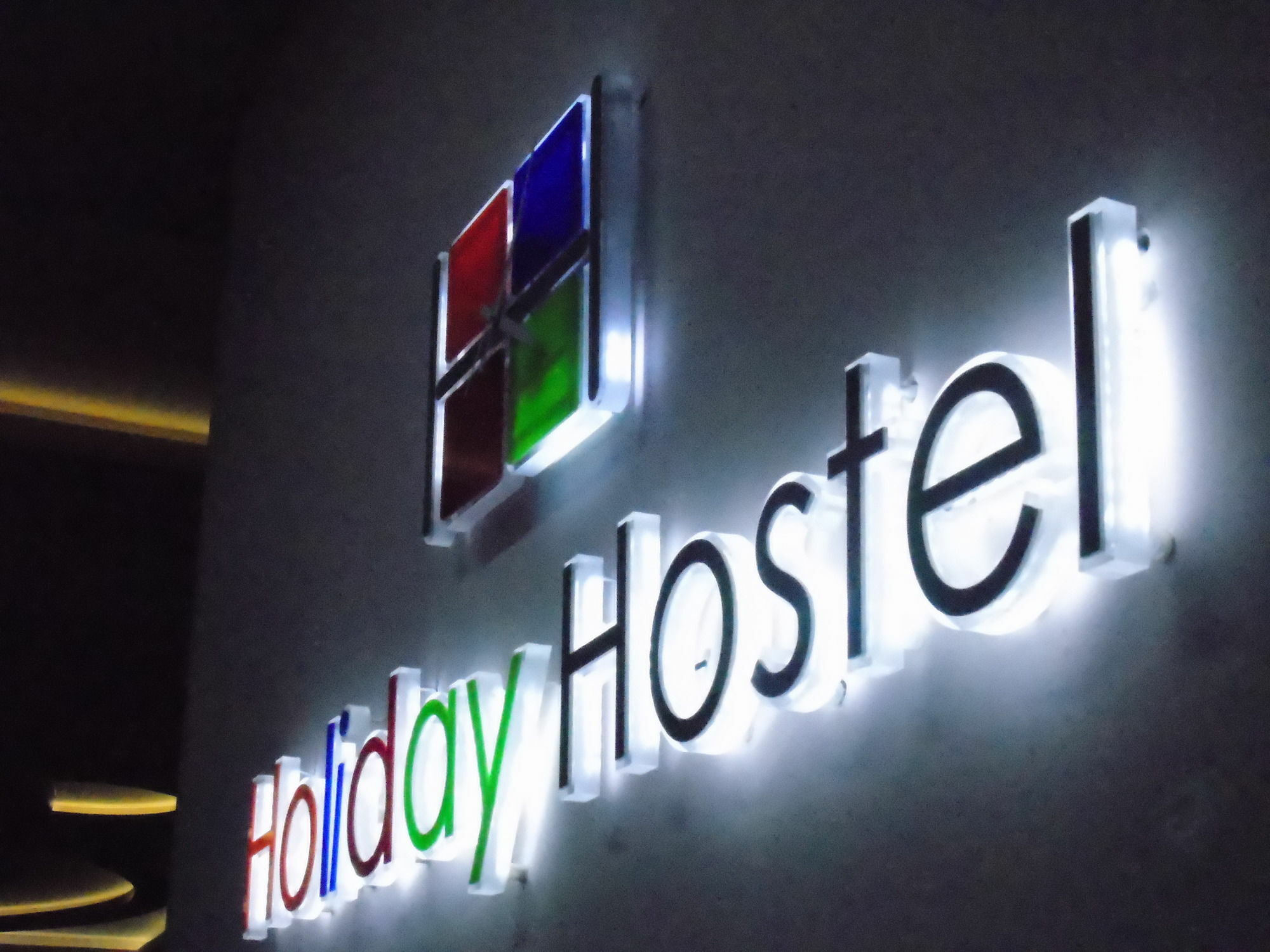 Holiday Hotel & Hostel Єреван Екстер'єр фото
